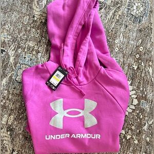 Size women’s medium Under Armour hoodie